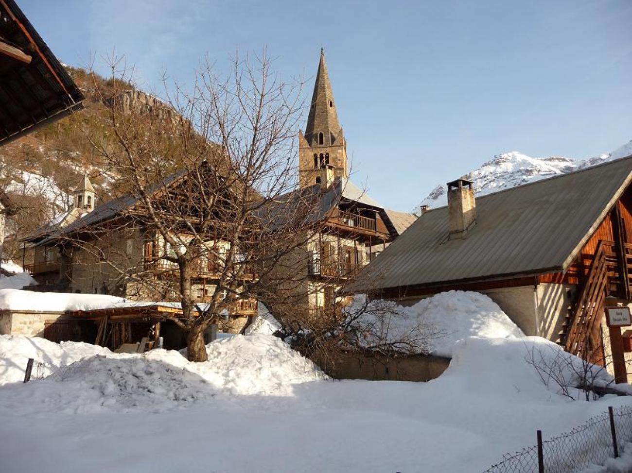 wjq_1vall maison en hiver2.JPG